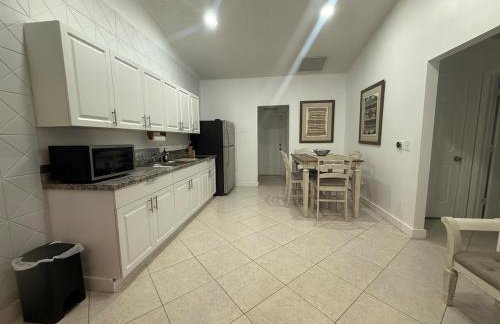 Adorable In law Apt in Wellington - Foto 5