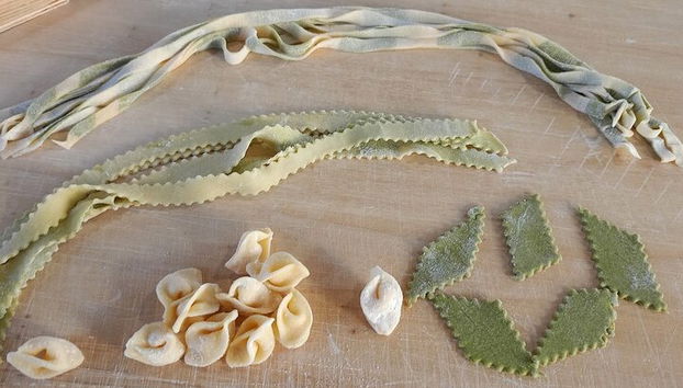 Taller de pasta colorida en Bolonia con comida - Foto 2