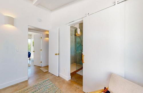 Remodeled midcentury charmer with private salt water pool spa and mountain views - Foto 13