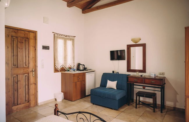 Trikalioti's Lush Estate Apt Arethousa - Photo 7