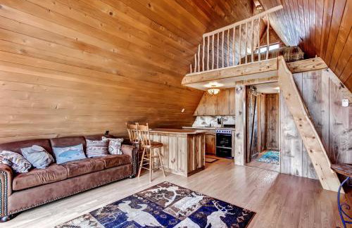 Secluded and Cozy Antimony Cabin with Fire Pit - Foto 3