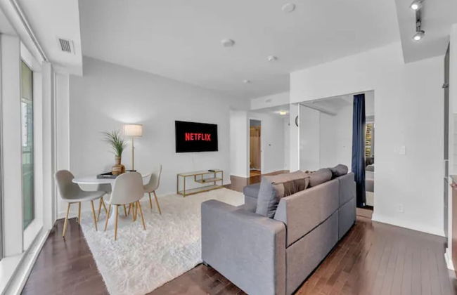 Lanterra Downtown Cn Tower - Photo 61