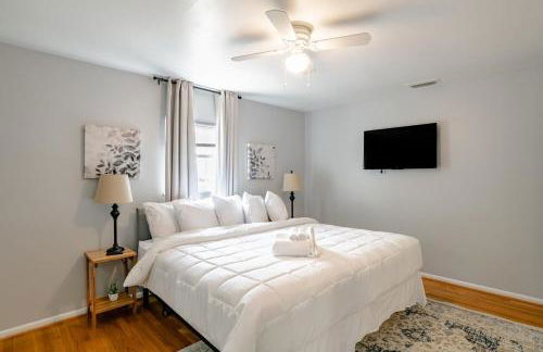 Private Pool & Yard Mins to Dining & University - Foto 33