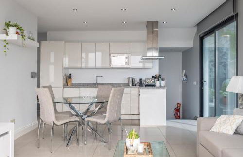 Hillside Villa - Photo 32