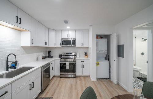 DT DFW Chic Free Parking and Pool In Medical District - Foto 15