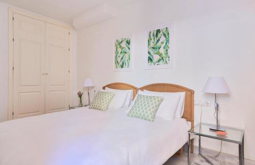 Modern City Centre Apartment w/ Terrace & Fast WIFI - Foto 20