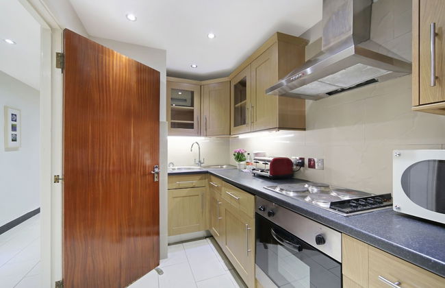 Baker Street Suites - Photo 59