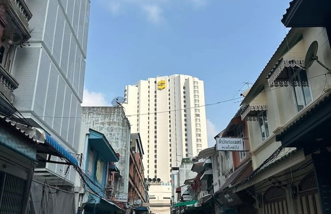 At 44 Bangrak - Photo 17