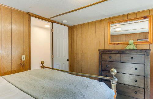 Woodsy Cabin Retreat about 4 Mi to Crescent Lake! - Foto 18