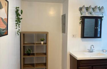 East Riverdale Enchanting 4 bedroom with 2 full bathrooms - Foto 3