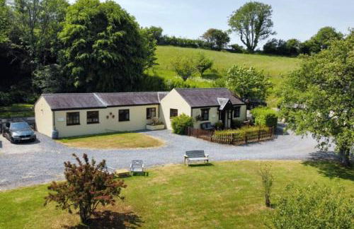 Cowslip Cottage Serenity with Jacuzzi - Photo 1