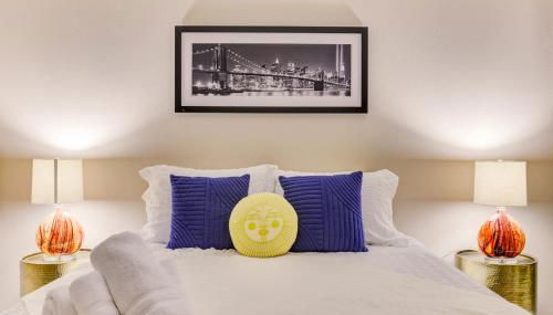 Serene and Spacipus 5BR Home In A Hill Near San Francisco - Photo 4