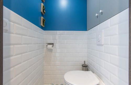 LB Vacation Rentals I Cannes Center, Renovated Apartment with Balcony, Ideal for Holidays or Congress! - Photo 35