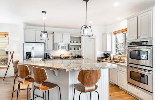 Bear Hollow Village by All Seasons Resort Lodging - Foto 54