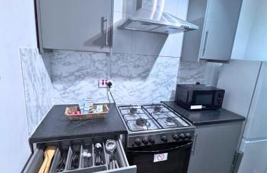 House for 8 in Gillingham close to train station with free parking - Foto 18