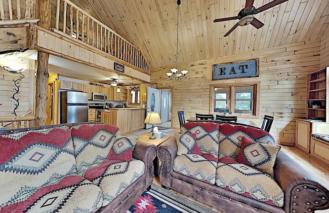 Sunset Cove Cabin On Lake Grindstone - Photo 13