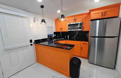 Comfy Tiny Home WP Large Private Deck Queen bed - Foto 36