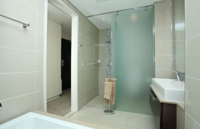 Sandton Skye Apartment - 616 - Photo 30