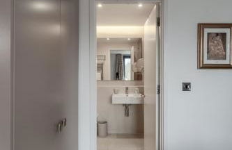 Modern, fully furnished apartment with ensuite, private balcony and elevator in Notting Hill - Foto 47