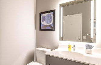 Bright & Modern 2BR Perfect City Escape - Foto 31