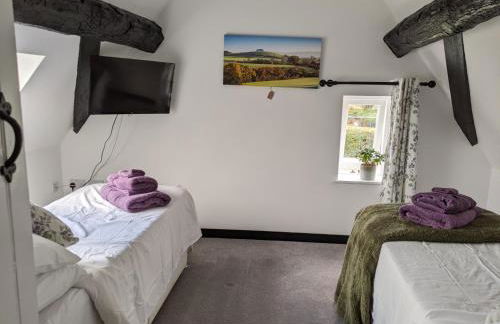 Characterful 2 bed cottage, quiet village setting - Photo 13