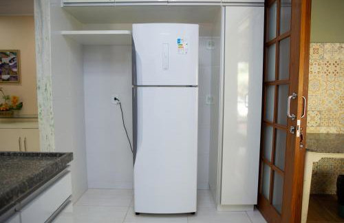 Chalé com Deck e Churrasqueira nas Montanhas - Foto 10