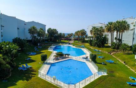 MARBELLA BANUS SUITES - Banús - Playa Rocio - Beach Access Complex -3BD-3BA - Direct Access to the Sea - Outdoor Terrace - 3 min Walk to Puerto Banús Marina - Walk to Beach & El Corte Ing Luxury Shopping - Ideal for Families - Foto 16