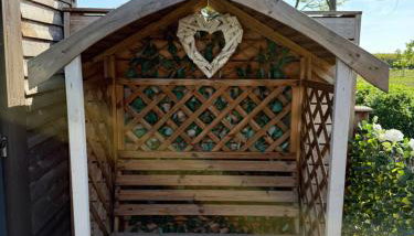 Couple’s Lodge With Hot Tub - Foto 2