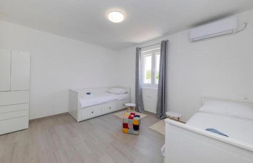 3 Bedroom Nice Home In Nin - Foto 13