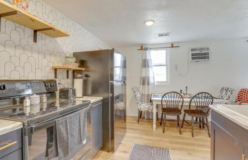 Walk to Memorial Stadium Family Home with Patio - Foto 12