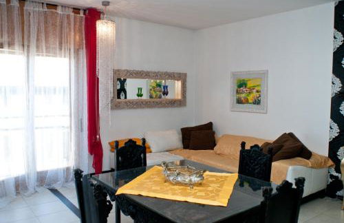 Tami Holidays - Photo 33