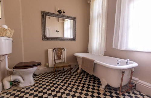 Belvoir Lodge - Sleeps 18 - Belvoir Castle - Photo 19