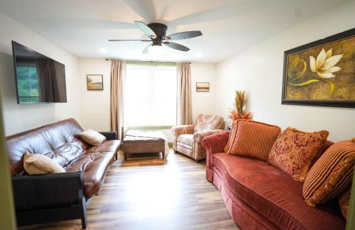 Historic Sears River Home (Main Level) on 10 Acres - Foto 49