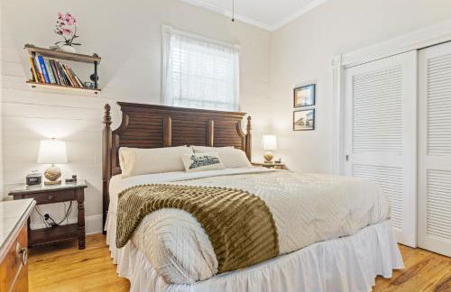 The Island Suite at KW Vacation - Photo 1