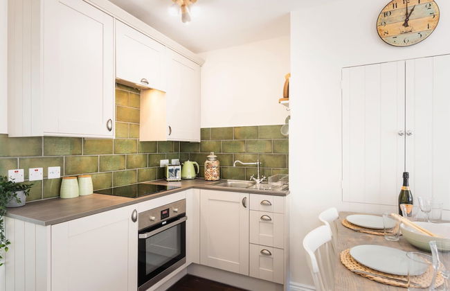 Host Stay Coombe Cottage - Foto 2