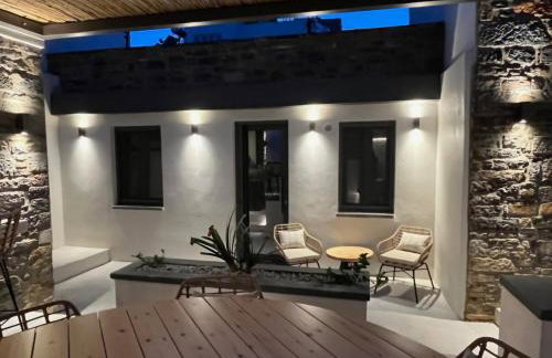 Venetian gem in neapolitan with private courtyard - Photo 11