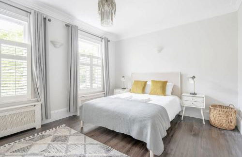 Stylish 3-floor 3bed home with garden near river - Foto 49