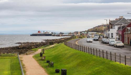 Beach Front Flat, Brodick - Photo 3