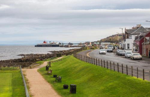 Beach Front Flat, Brodick - Photo 3