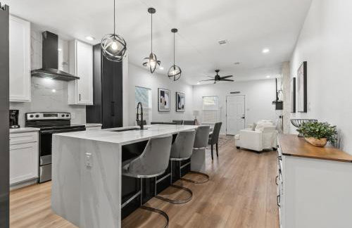 Modern Gem Near Downtown! - Foto 7