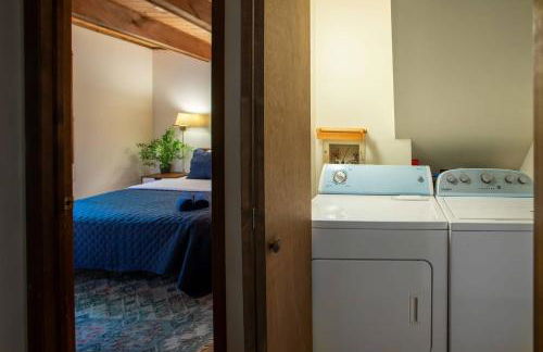 Hot Tub & Fire Pit: Cozy Pines Chalet in Poconos - Foto 13