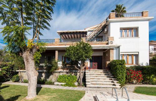Queen Fabiola Villa, spacius home with private Pool in east Malaga - Photo 8