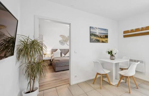 Prime Host Style Apartment - Photo 14