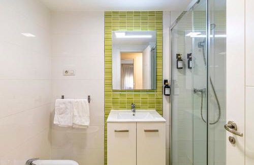 SOLIS MARE APARTMENTS - Pedregalejo Beach - Photo 16