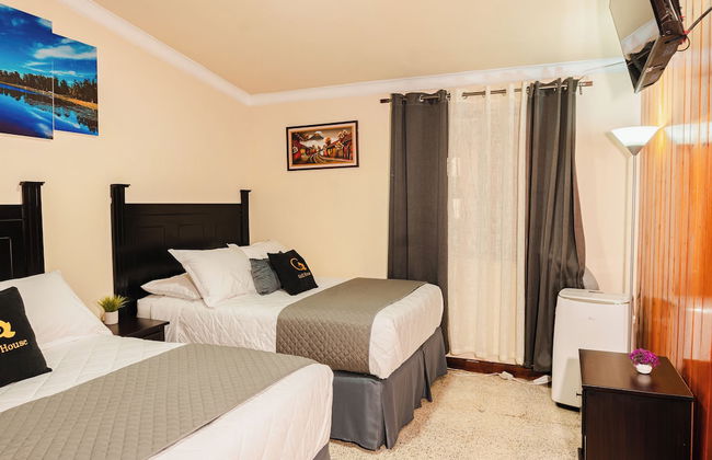 Gold House - Photo 22