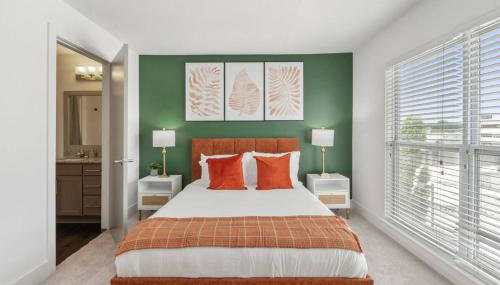 Chic 2BR King Bed Balcony Krog Market Steps to Beltline - Foto 2