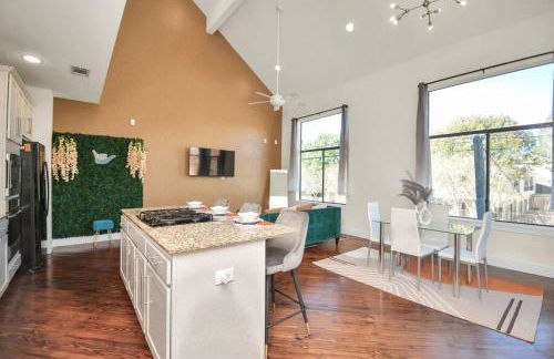 3BR/3.5BA Three Story East Downtown TownHouse with view - Photo 30