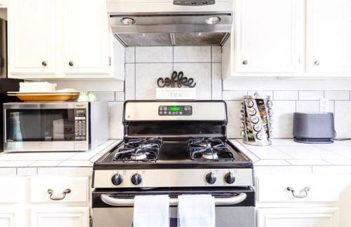 Mineral Saltwater Solar heated Pool & Spa Oasis with mountain views and Koi pond - Foto 49