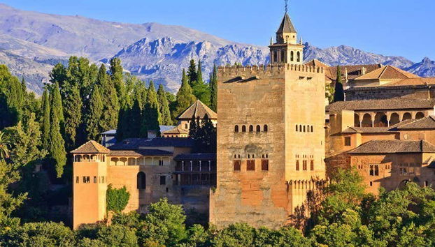 Alhambra Full-Day Trip - Photo 2, Visit the spectacular Alhambra in Granada
