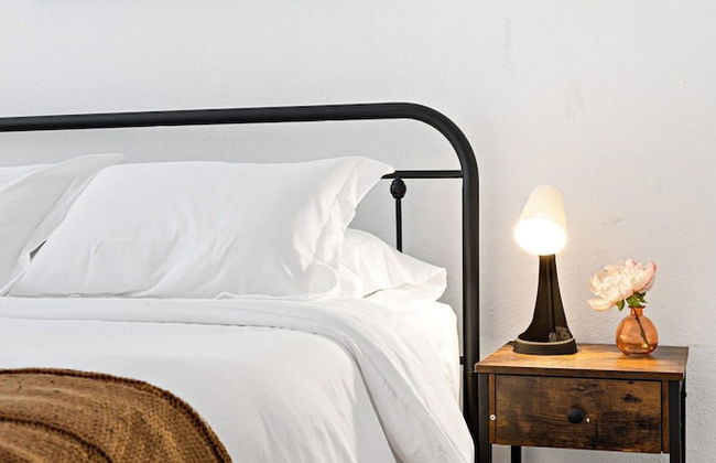 Stylish 2 BR Condo - Free Parking on Premises - Photo 10